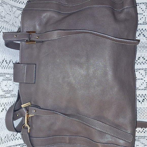 Gray Shoulder Bag with Gold Hardware and Detachable Strap - Picture 3 of 8